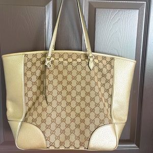 Like new ORIGINAL Gucci Handbag.